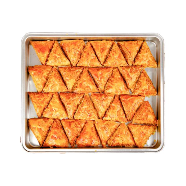 Cevizli baklava – ince yufka, taze ceviz ve sadeyağ ile hazırlanan geleneksel Türk tatlısı