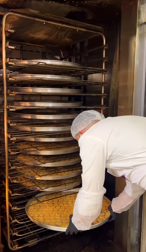 Barazek (Birezik) Kurabiyesi: Üretimin Başlangıç Hikâyesi 3 Abbas Oglu Tatli Susamli Kurabiye Barazek (Birezik) Kurabiyesi: Üretimin Başlangıç Hikâyesi Maamoul ve Kurabiye | Abbas Oglu Tatli